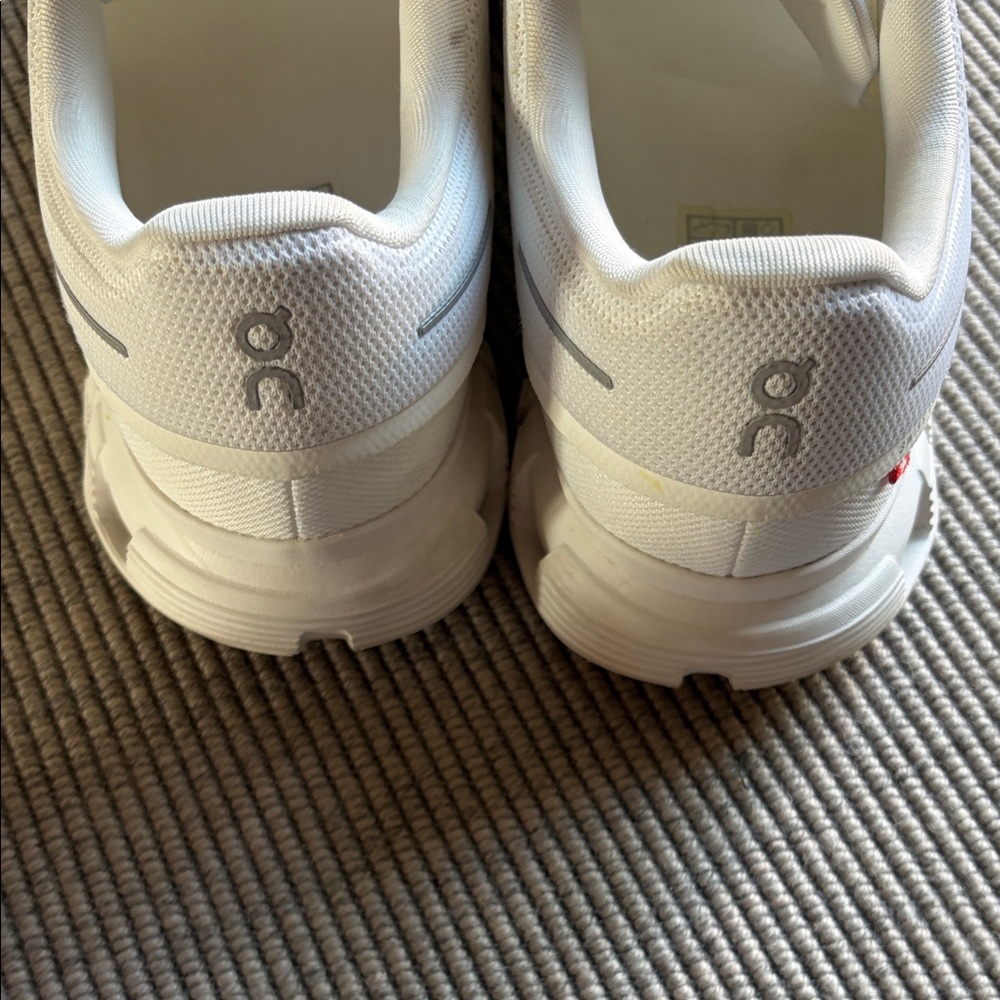 On Cloud - Cloud 6 - image 5